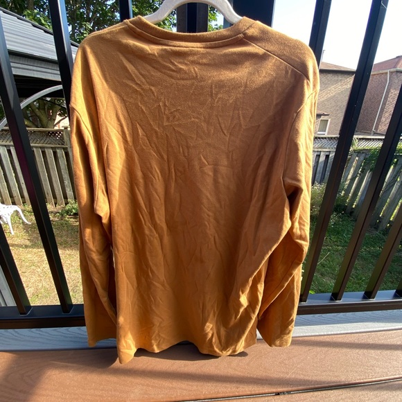 Uniqlo longsleeve Tee - Picture 2 of 2